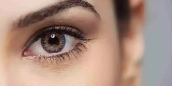 Woman Goes To Hospital With Itchy Eyes...What  Doctors Found Inside Them Will Shock You 